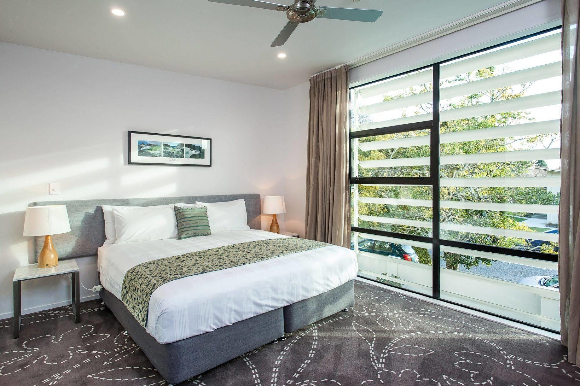 One88 On Commerce Whakatane Exterior photo A bedroom at the hotel