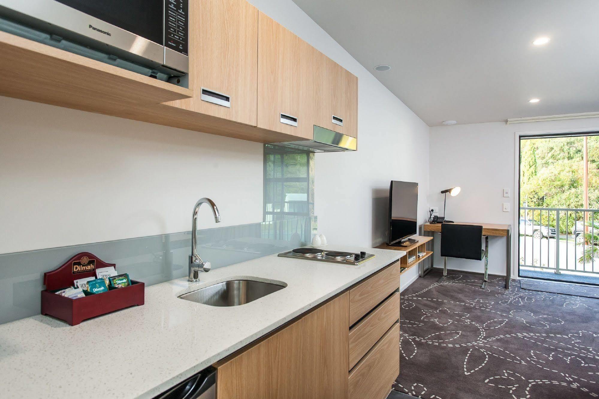 One88 On Commerce Whakatane Exterior photo A typical apartment kitchen