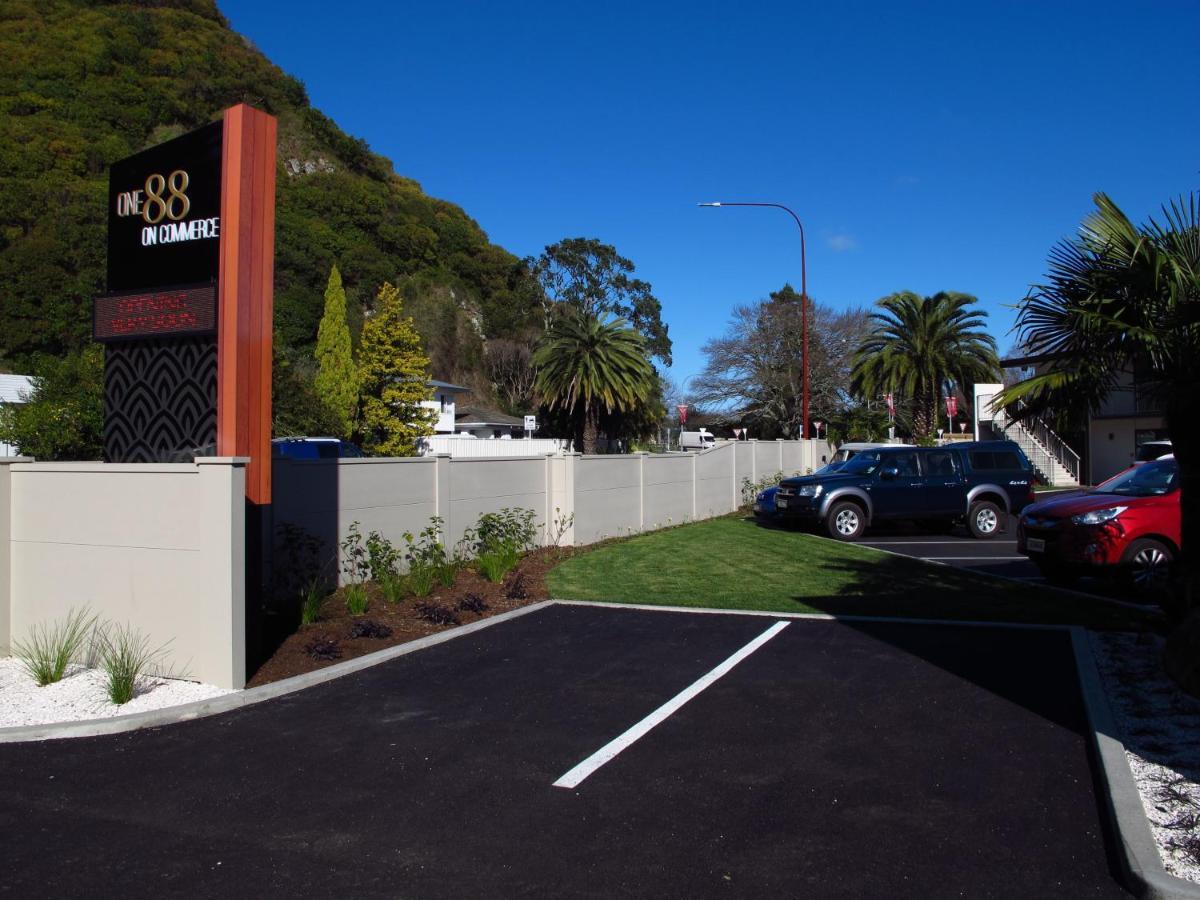 One88 On Commerce Whakatane Room photo The entrance to the hotel